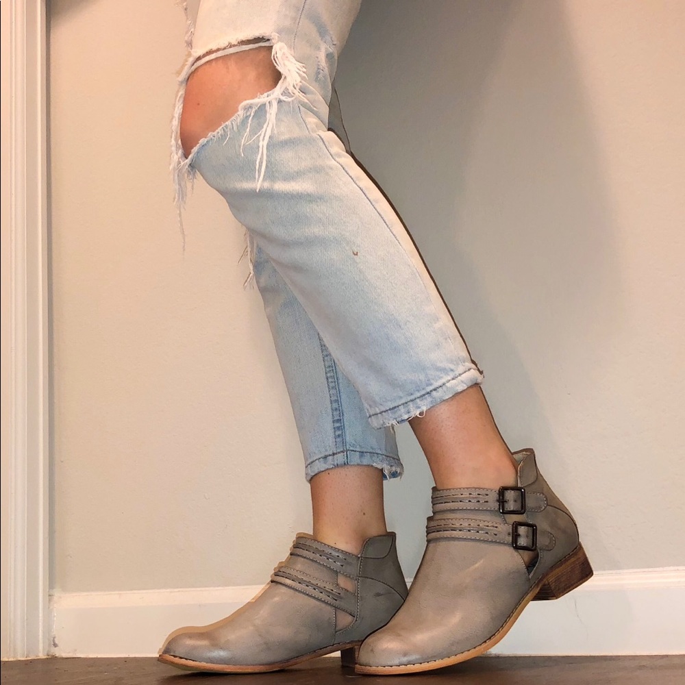 Mata | Grey Rustic Booties